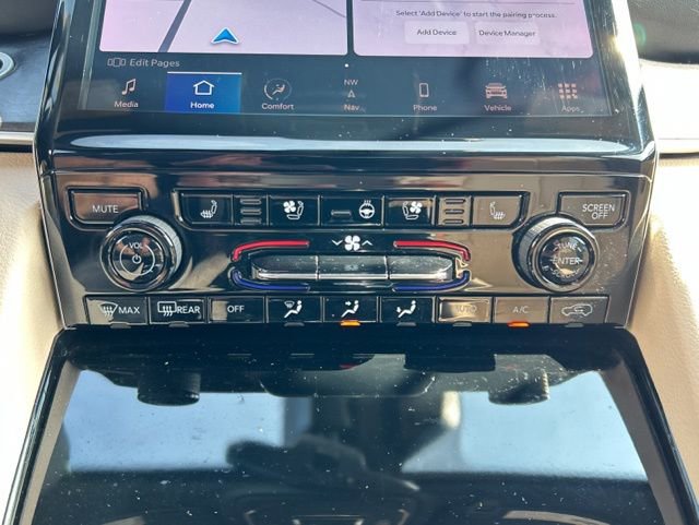 Used 2023 Jeep Grand Cherokee Limited w/ Luxury Tech Group II image 54