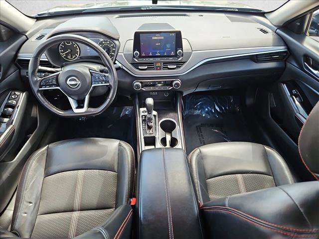 Used 2024 Nissan Altima 2.5 SR FWD image 18