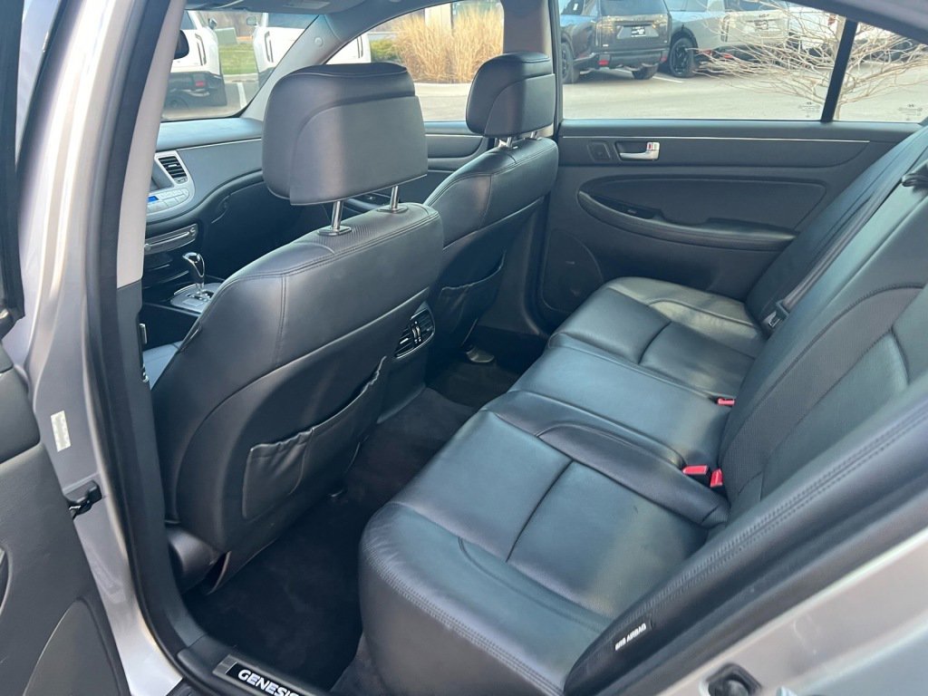 Used 2012 Hyundai Genesis 4.6 image 7