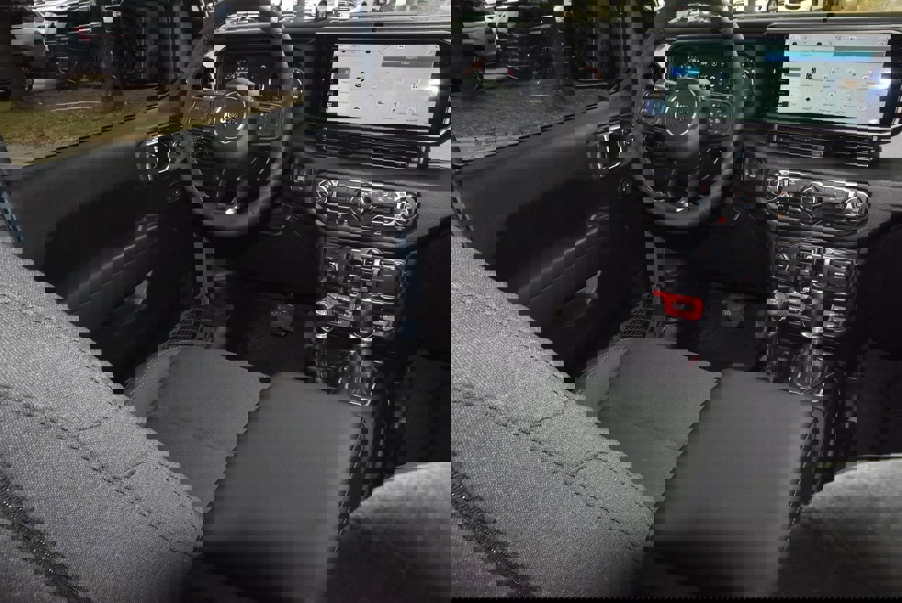 Used 2025 Jeep Gladiator Willys image 15