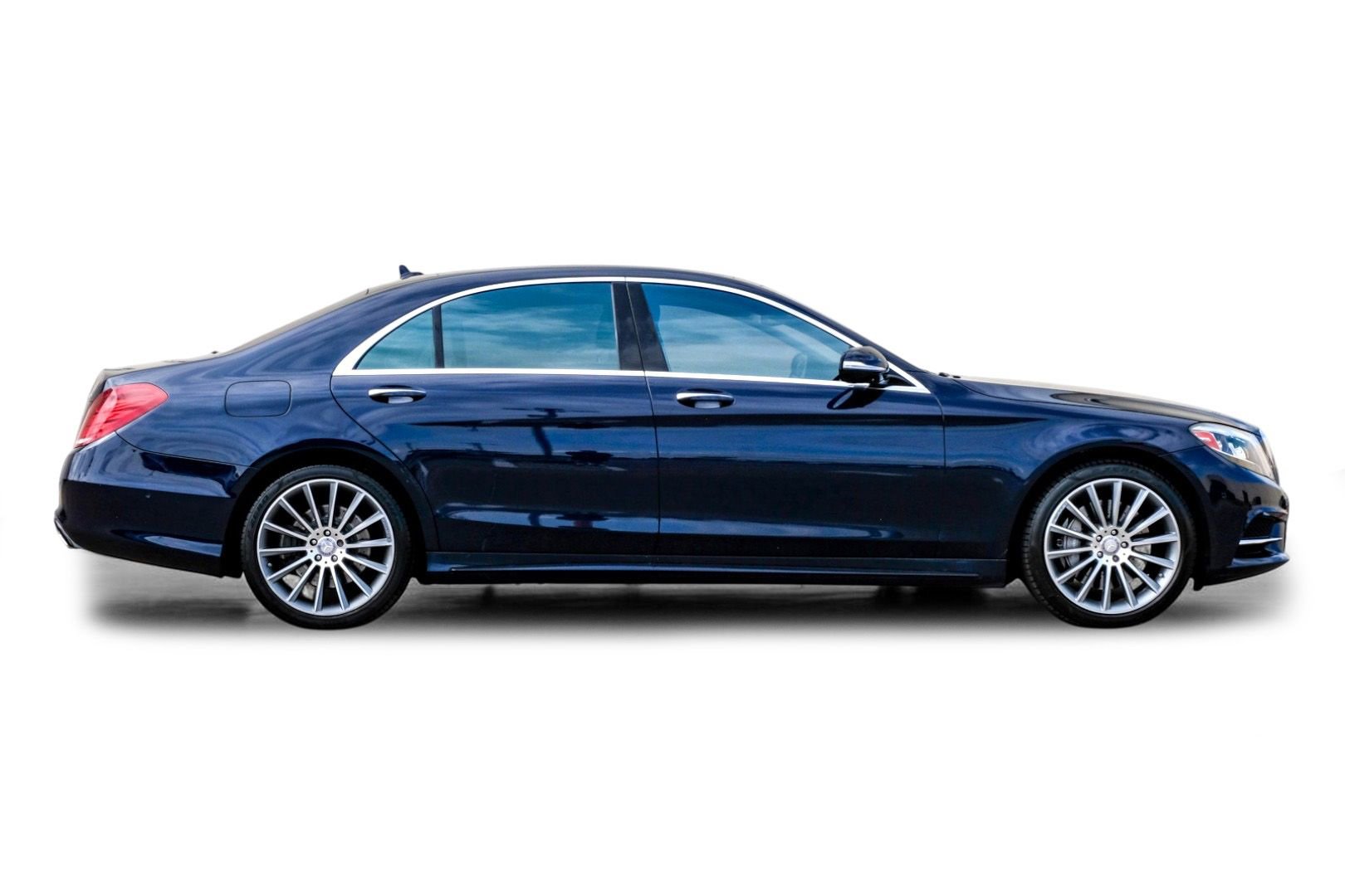Used 2015 Mercedes-Benz S 550 Sedan w/ Sport Package image 8