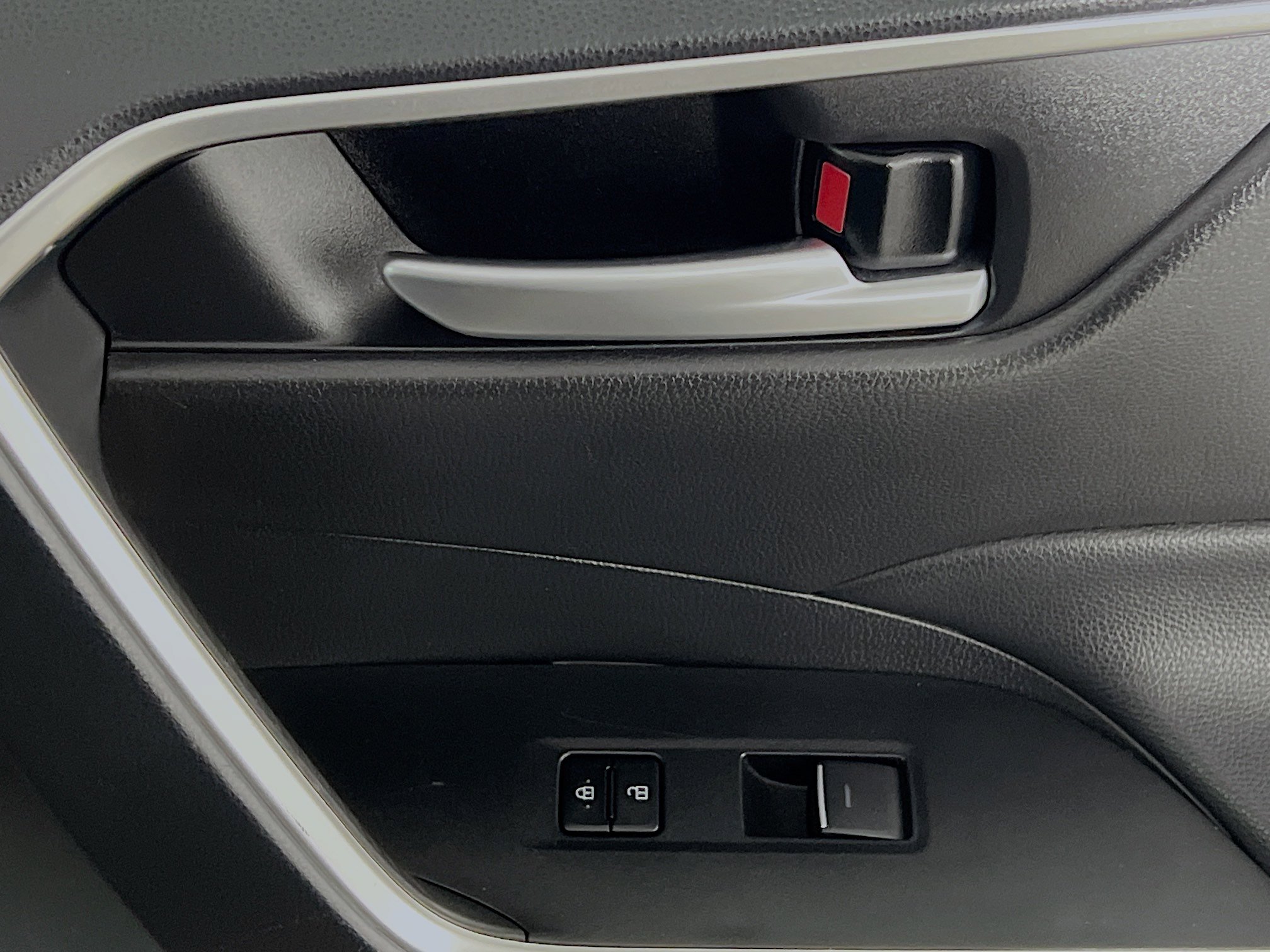 Used 2025 Toyota RAV4 XLE image 32