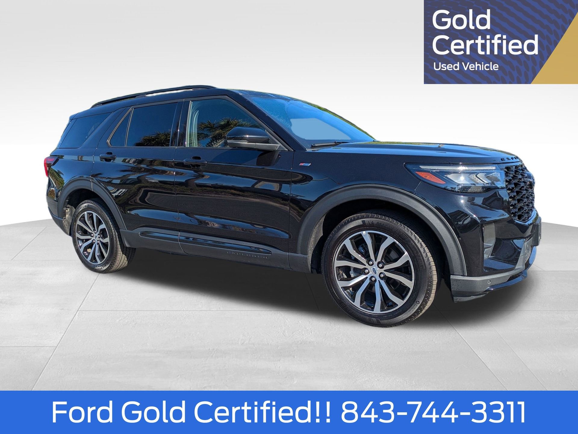 Certified 2025 Ford Explorer ST-Line AWD/4WD image 1