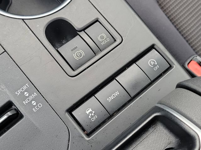 Used 2021 Toyota Highlander L FWD image 29