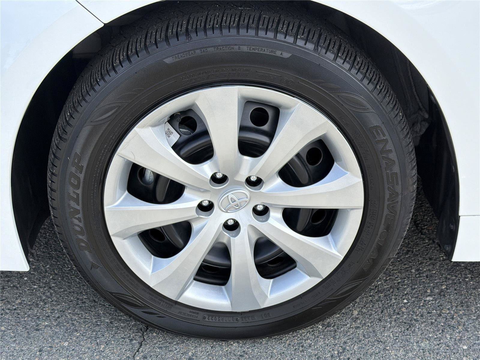 Used 2023 Toyota Corolla LE w/ Carpet Mat Package (TMS) FWD image 33