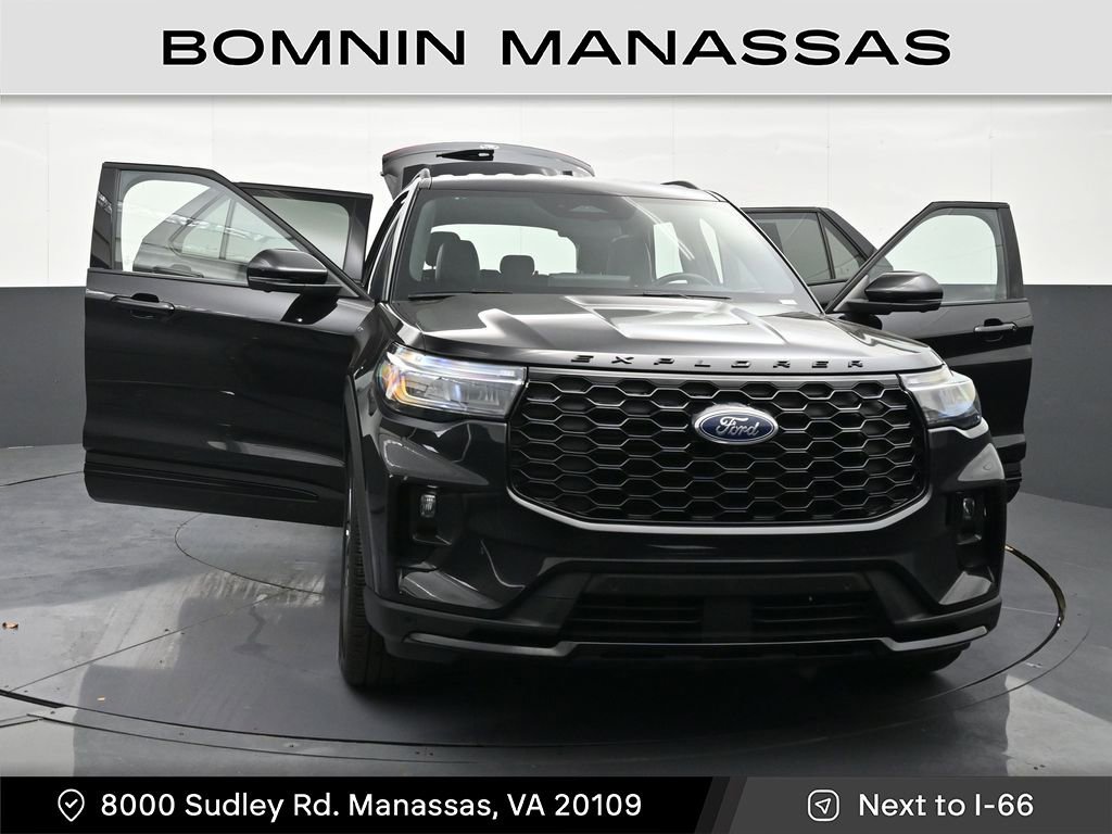 Used 2025 Ford Explorer ST-Line w/ ST-Line Street Pack image 42