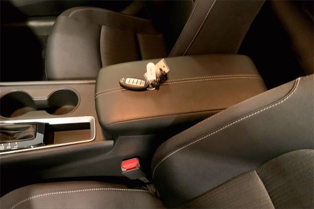 Used 2025 Nissan Altima 2.5 SV image 12