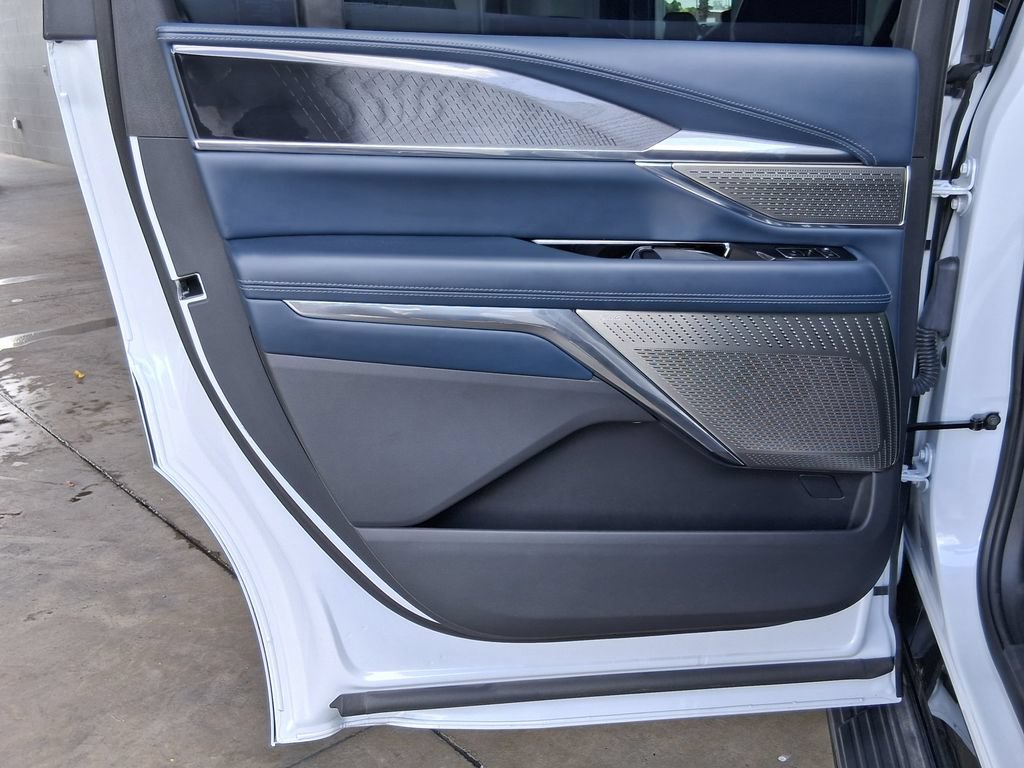 New 2026 Cadillac Escalade IQ Luxury 2 AWD/4WD image 24