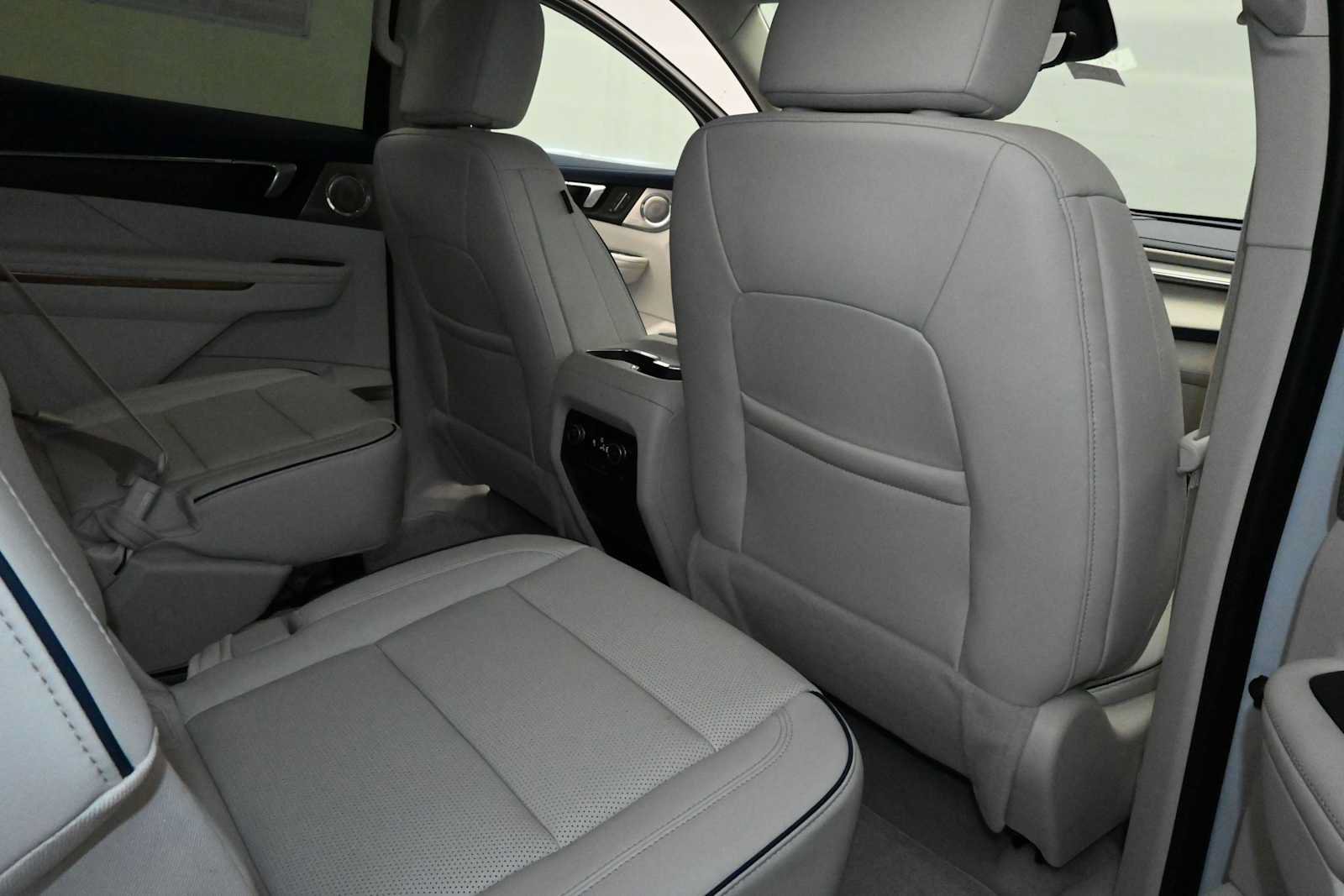 New 2026 Buick Enclave Avenir w/ Super Cruise Package AWD/4WD image 30