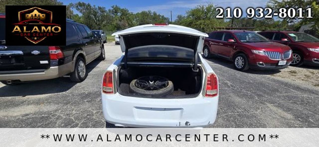 Used 2013 Chrysler 300 S RWD image 23