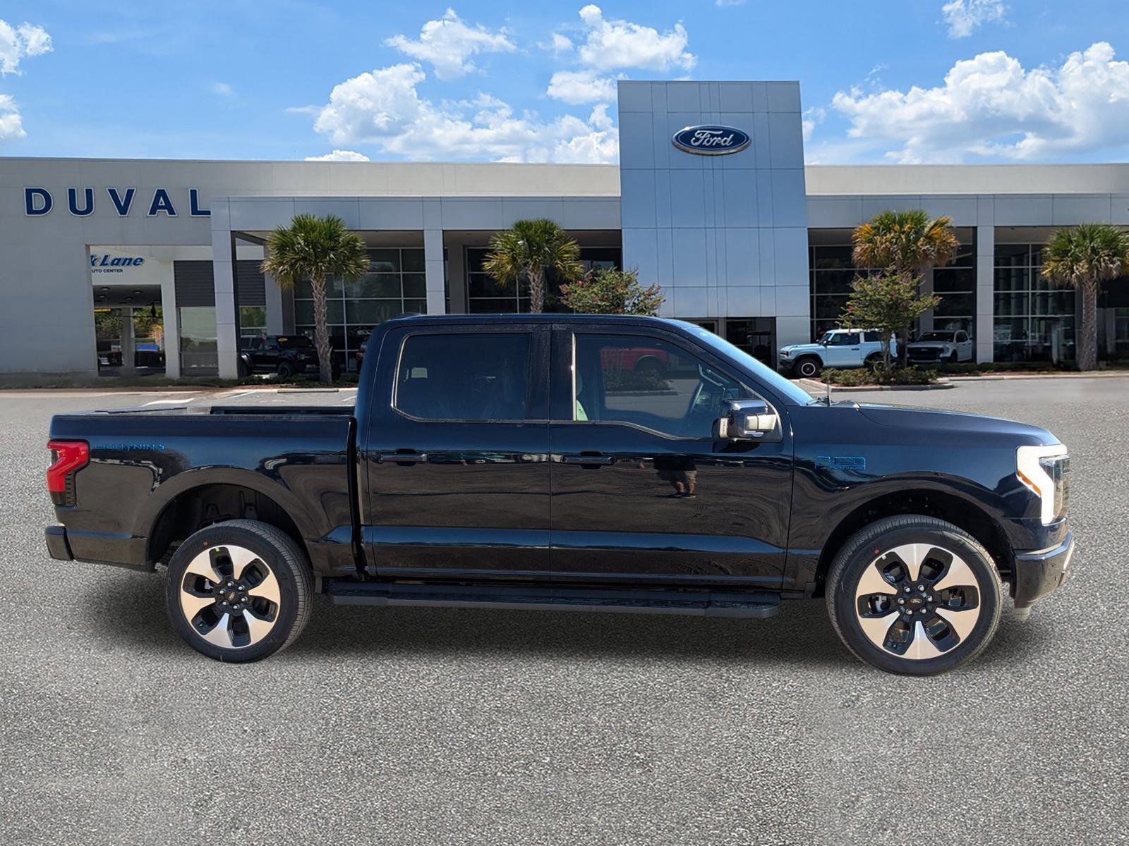 New 2025 Ford F150 Lightning Platinum image 3