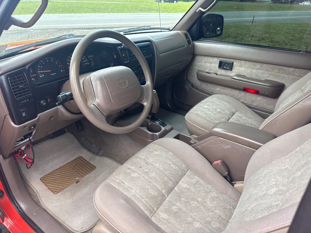 Used 2000 Toyota Tacoma PreRunner RWD image 23