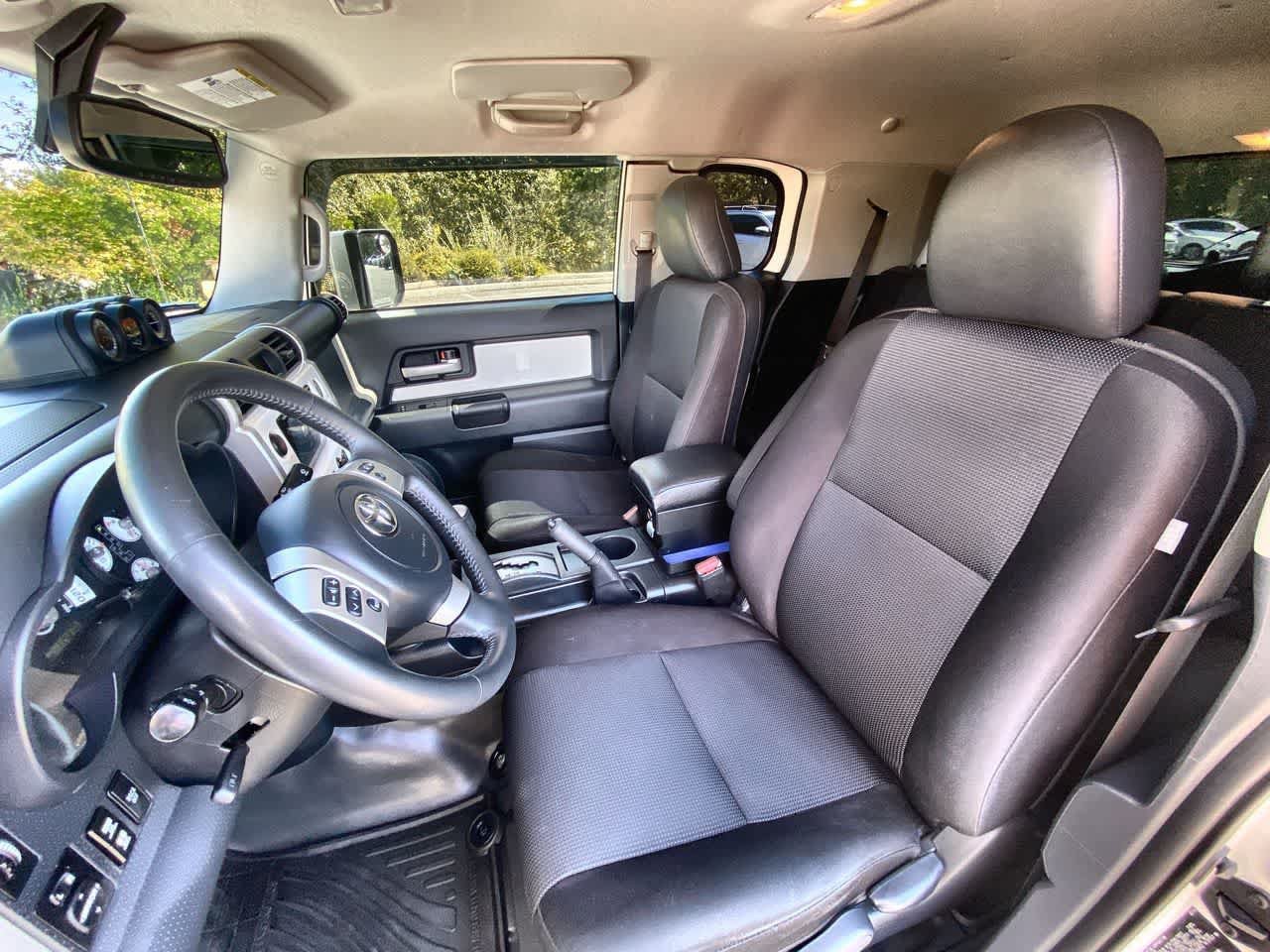 Used 2014 Toyota FJ Cruiser 4WD w/ Upgrade Package image 11