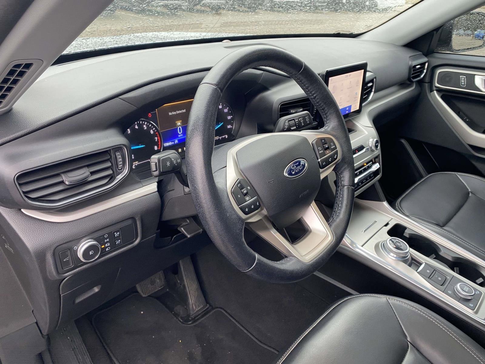 Used 2021 Ford Explorer XLT w/ Equipment Group 202A image 18