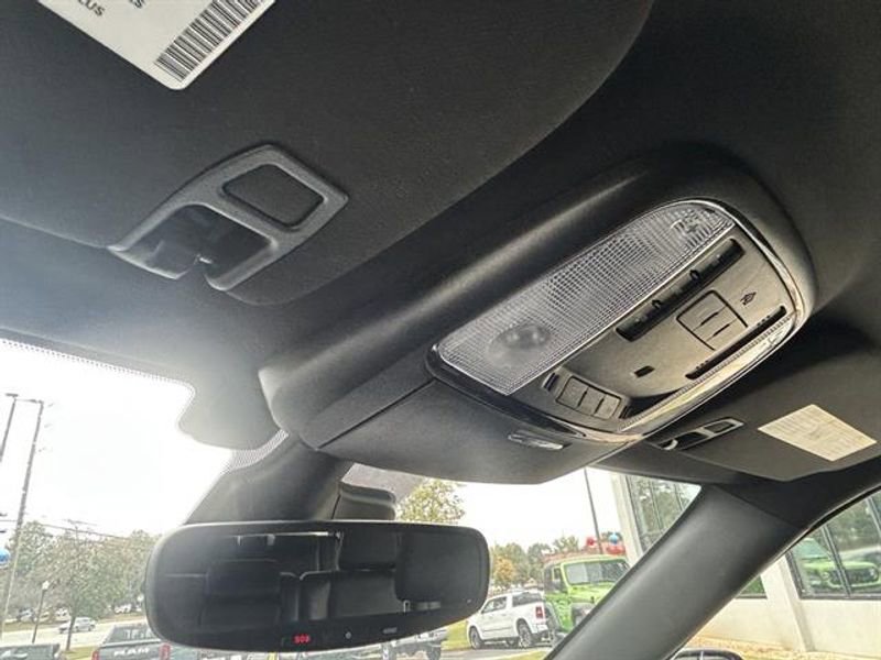 Used 2024 Dodge Durango GT image 18