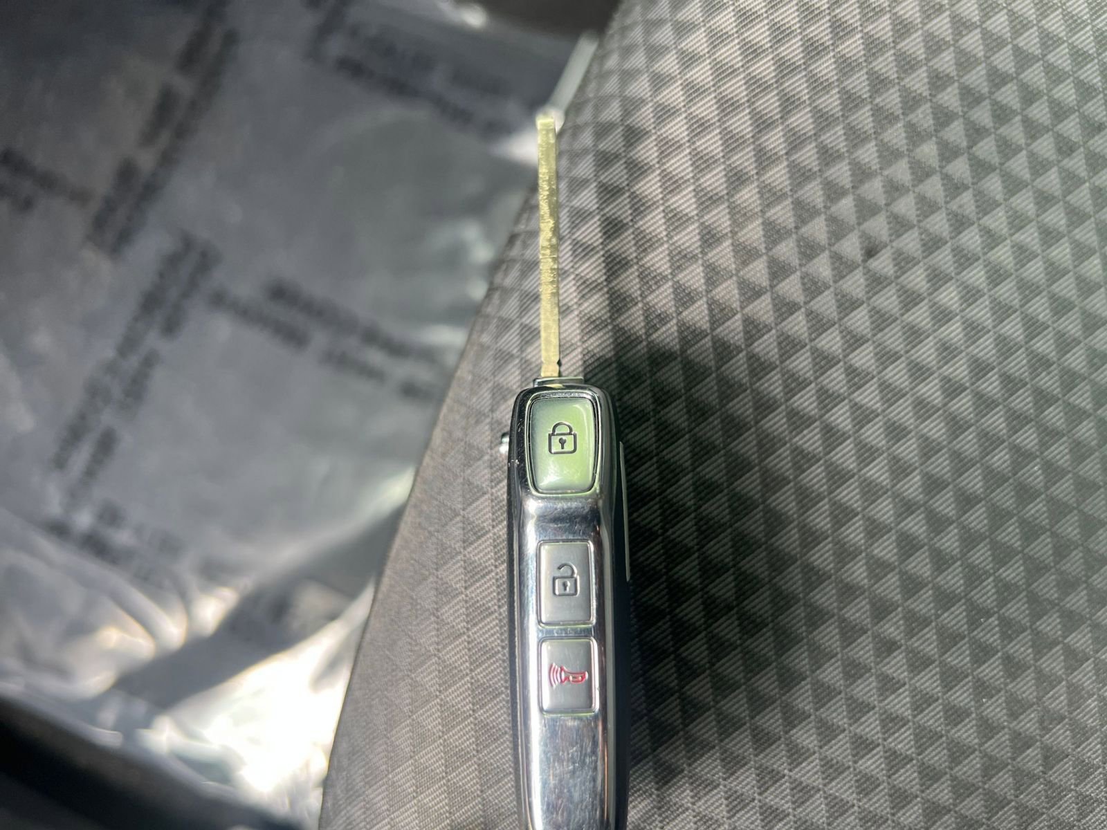 Used 2025 Kia Soul LX w/ LX Technology Package FWD image 18