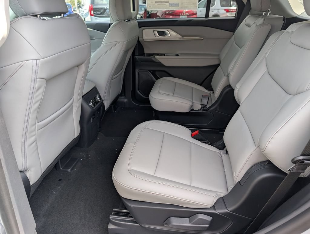 New 2026 Ford Explorer Active w/ Active Comfort Package AWD/4WD image 19