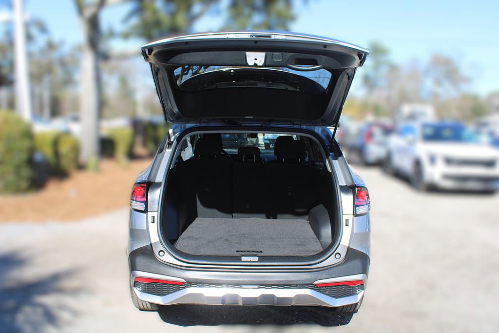 Used 2024 Kia Sportage LX image 9