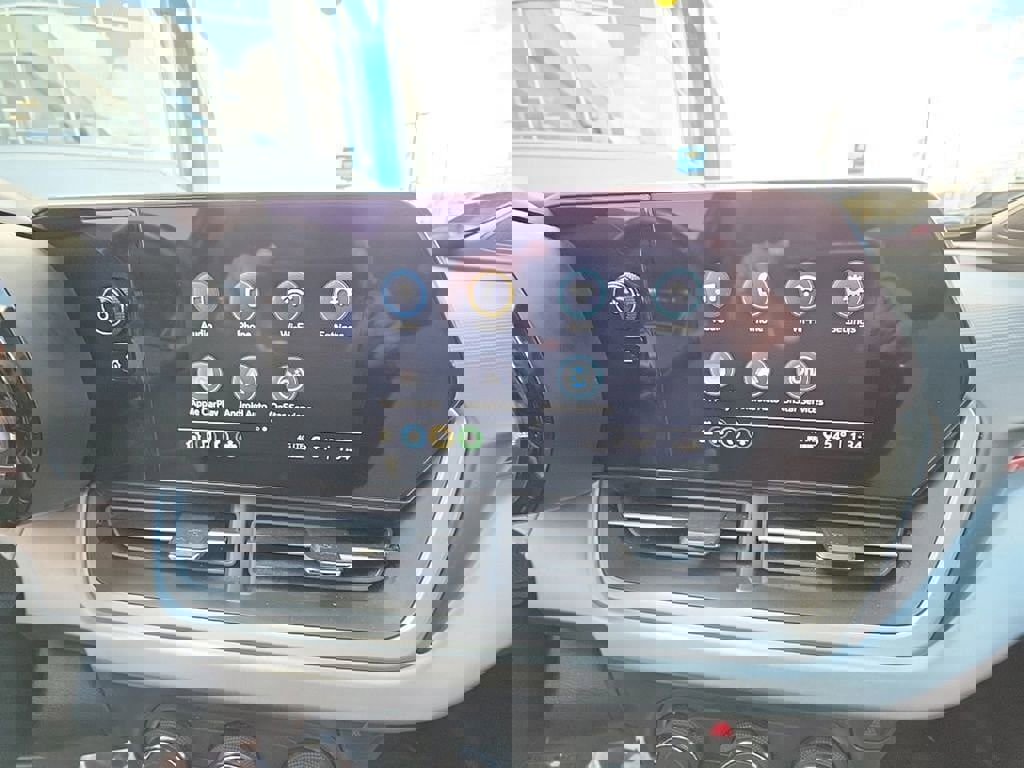 Used 2024 Chevrolet Trax RS w/ Sunroof Package image 19