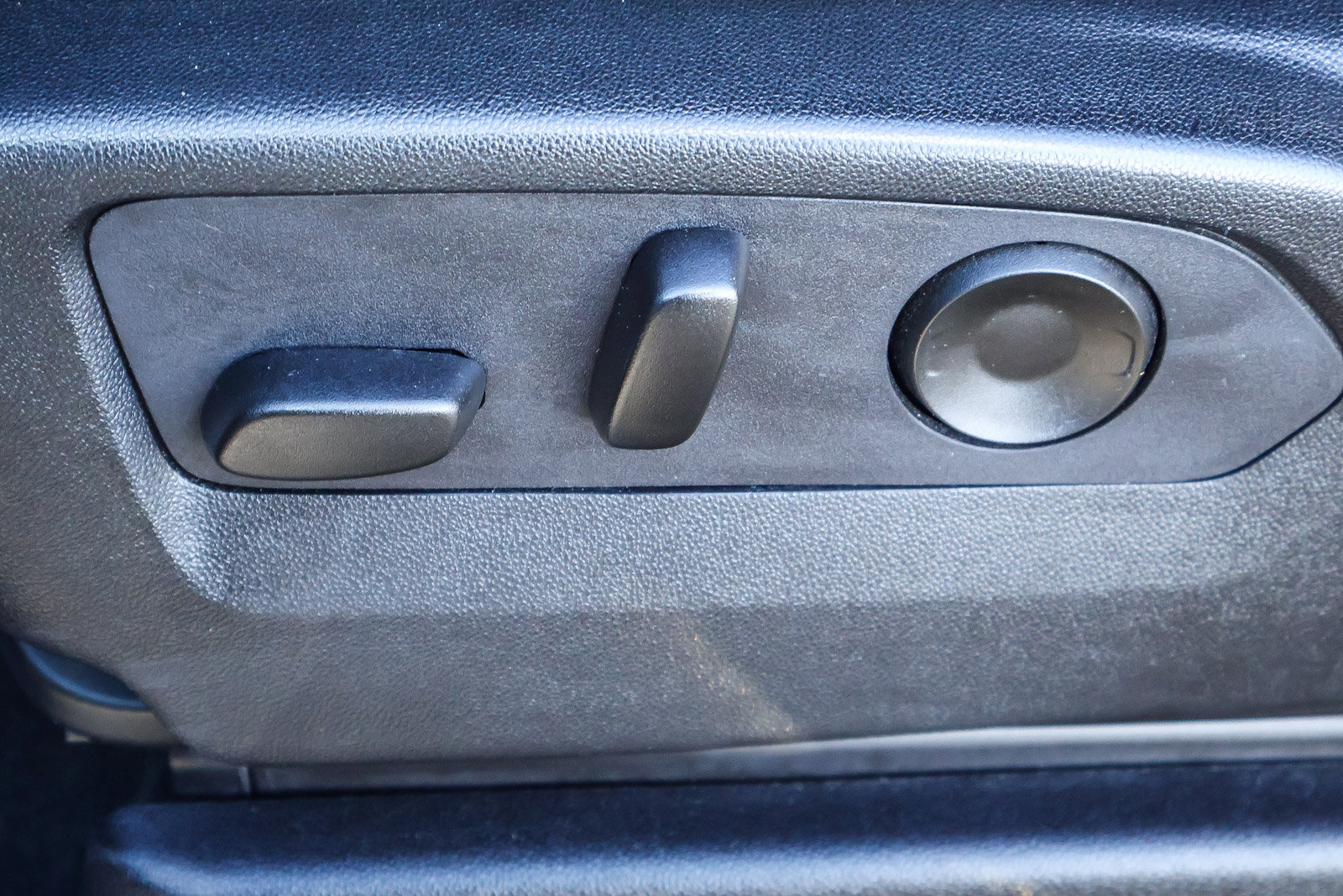 Used 2024 Chevrolet Suburban LT image 12