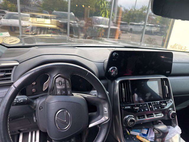 Used 2023 Lexus LX 600 F Sport w/ Accessory Package (Z1) AWD/4WD image 10