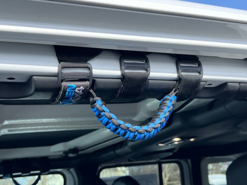 Used 2022 Jeep Wrangler Unlimited Sahara w/ Cold Weather Group image 19