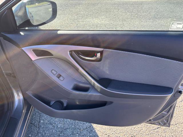 Used 2013 Hyundai Elantra GLS w/ Preferred Pkg FWD image 18