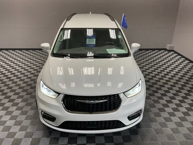 Used 2021 Chrysler Pacifica Touring FWD image 5