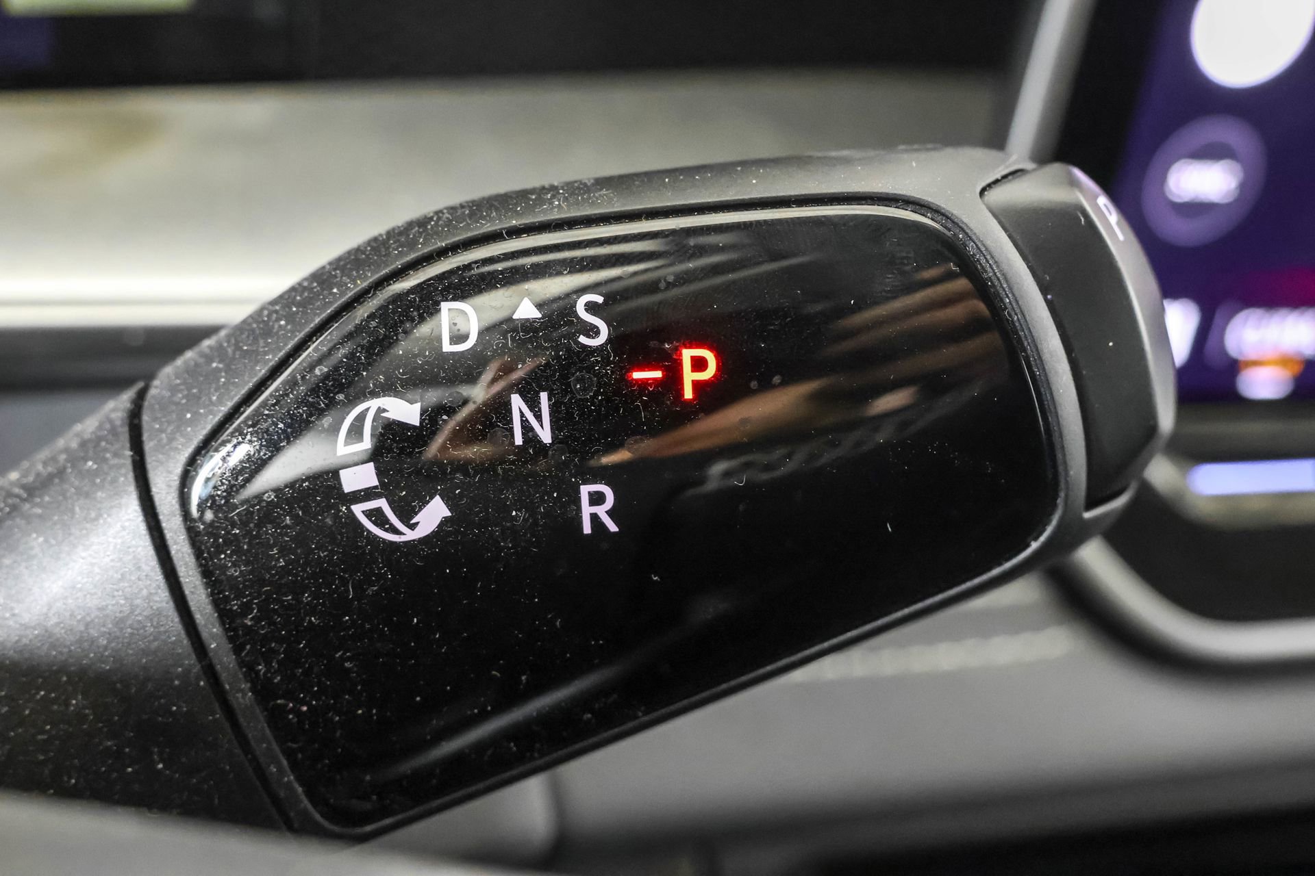 Used 2025 Volkswagen Tiguan SE w/ Panoramic Sunroof Package image 32