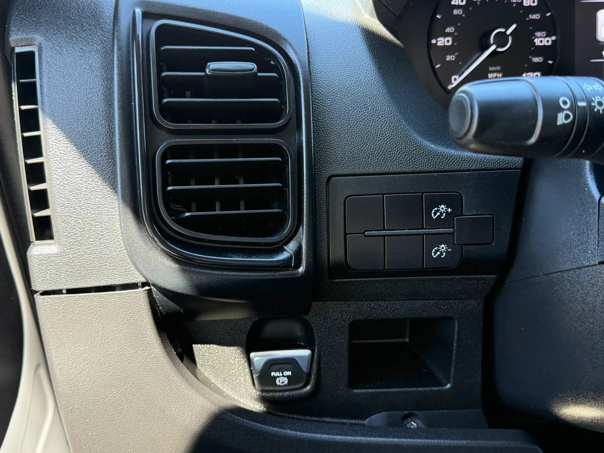 Used 2025 RAM ProMaster 2500 FWD image 20