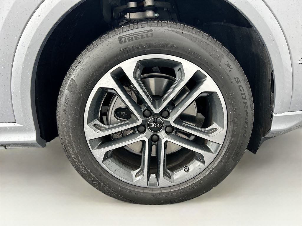 Certified 2025 Audi Q5 Premium Plus w/ Premium Plus image 32