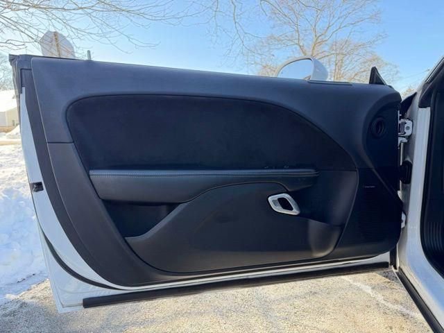 Used 2015 Dodge Challenger SRT w/ Technology Group image 20