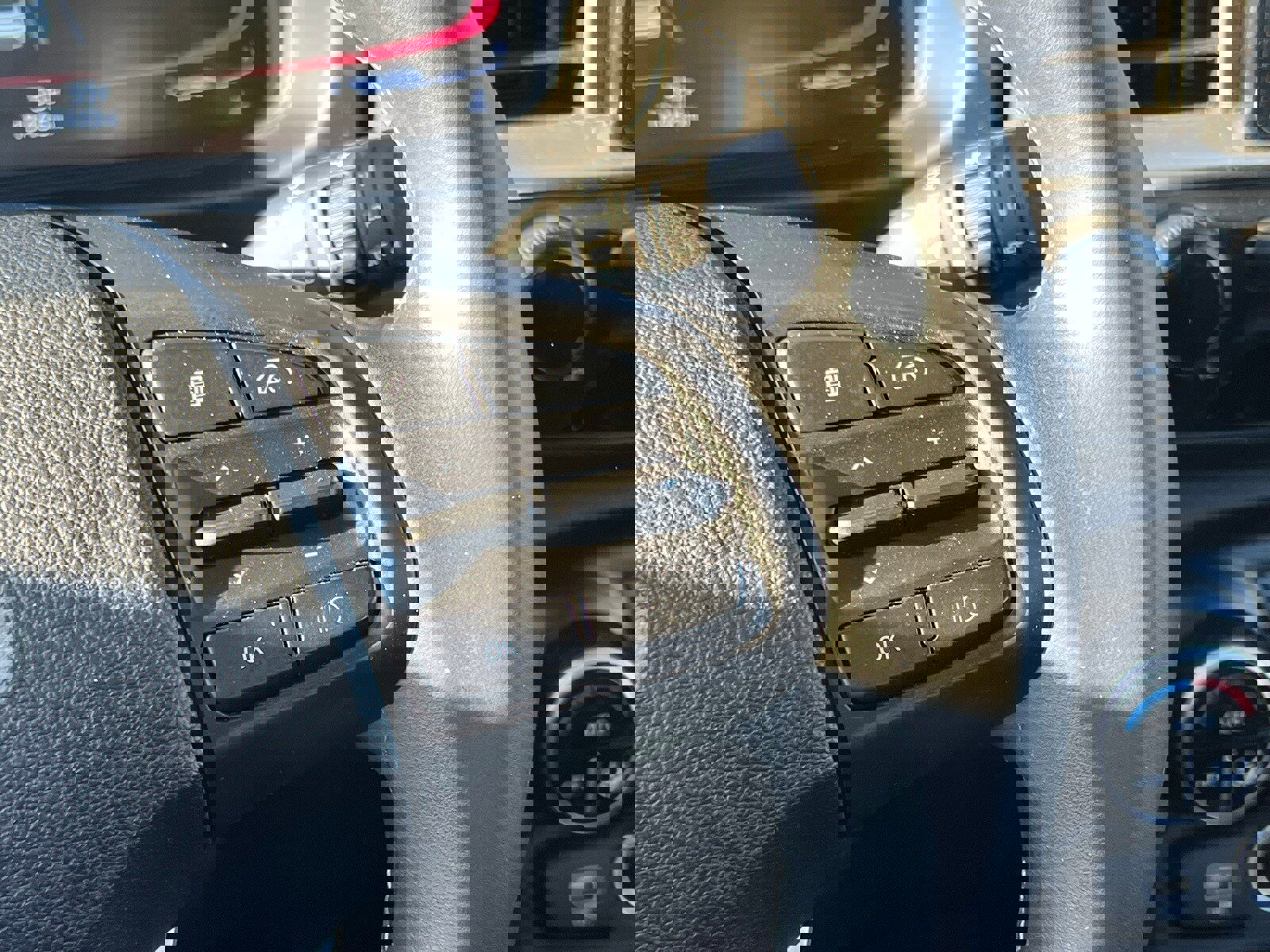 Certified 2025 Hyundai Venue SEL image 28