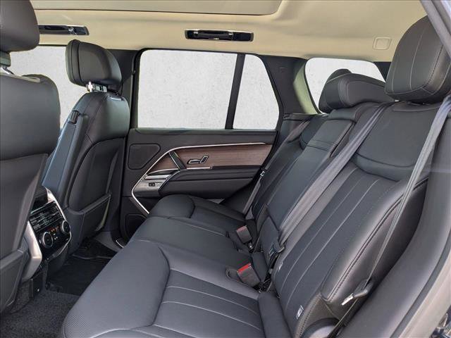 New 2026 Land Rover Range Rover SE image 16
