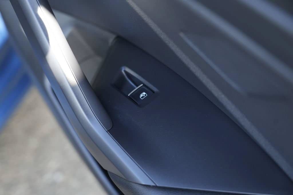 Used 2021 Volkswagen Jetta SE w/ SE Cold Weather Package FWD image 37