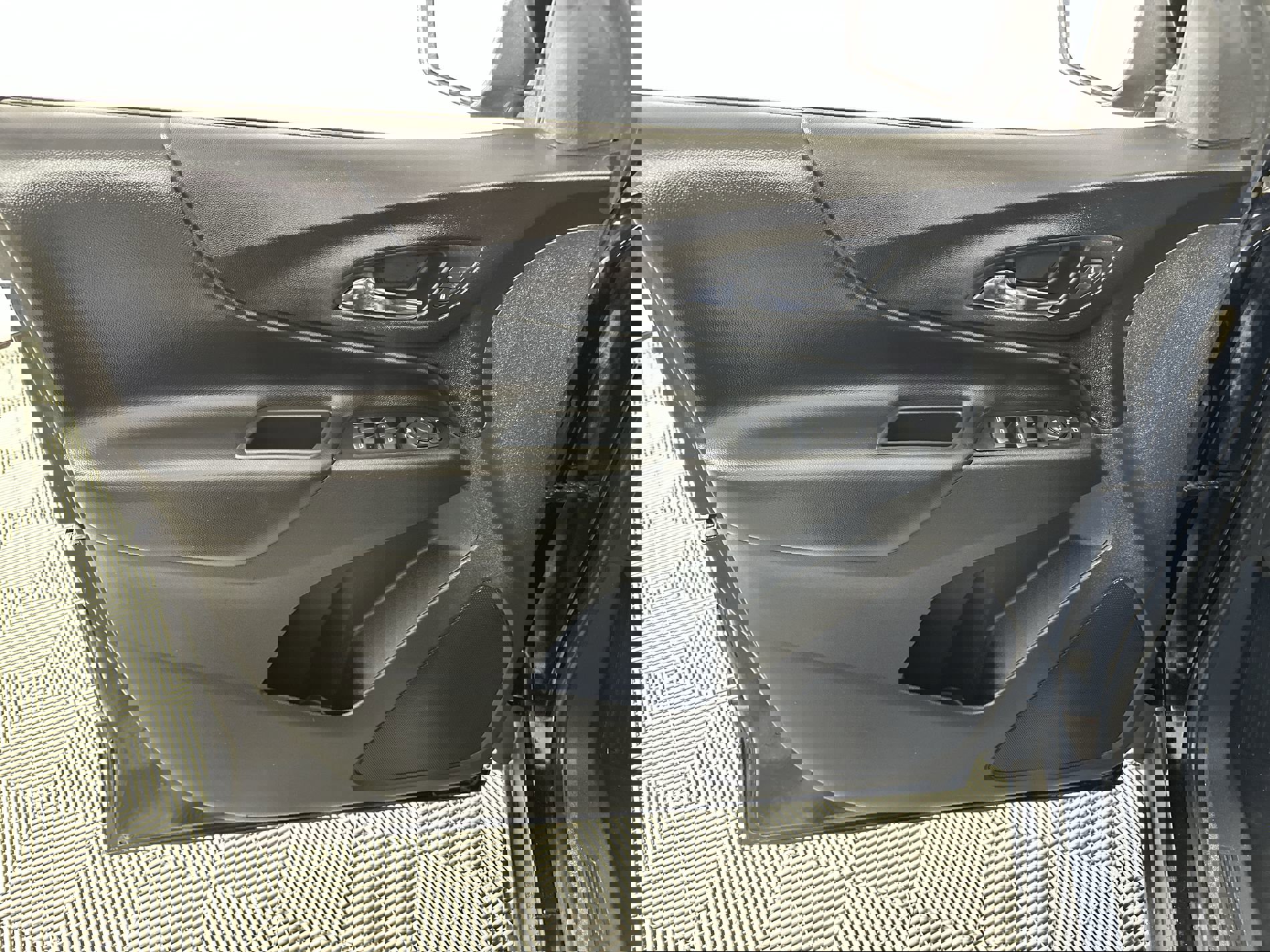 Used 2020 Chevrolet Equinox LT image 59