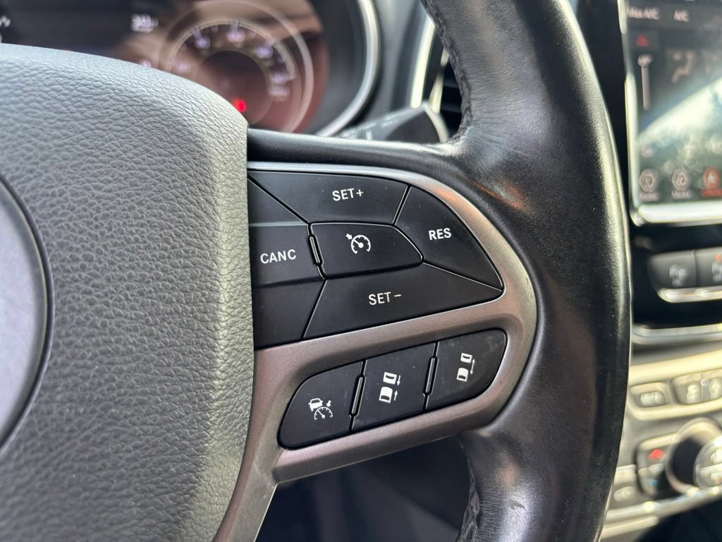 Used 2019 Jeep Cherokee Limited w/ Technology Group AWD/4WD image 27