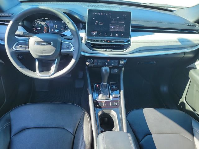 Used 2025 Jeep Compass Limited image 16