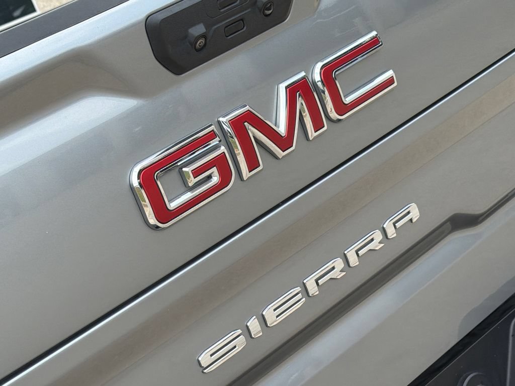 Used 2023 GMC Sierra 1500 AT4 w/ Technology Package AWD/4WD image 11