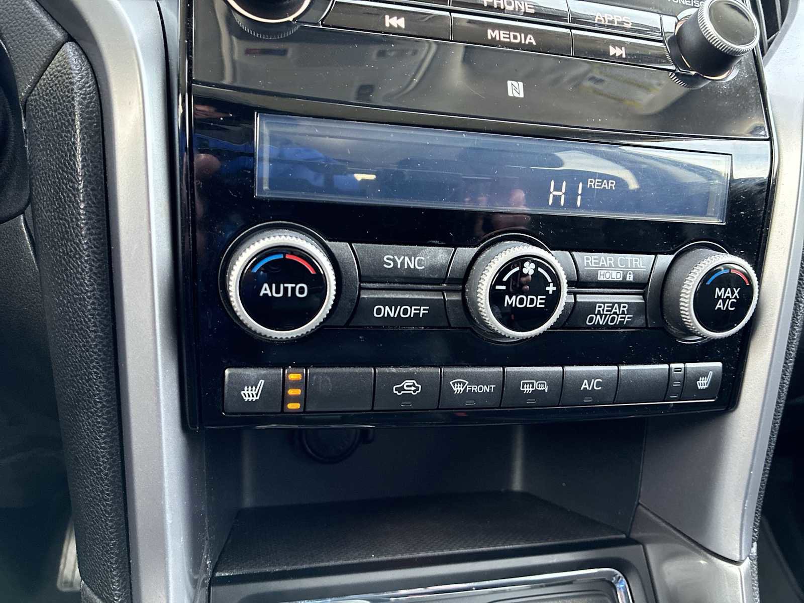 Used 2019 Subaru Ascent Premium image 16