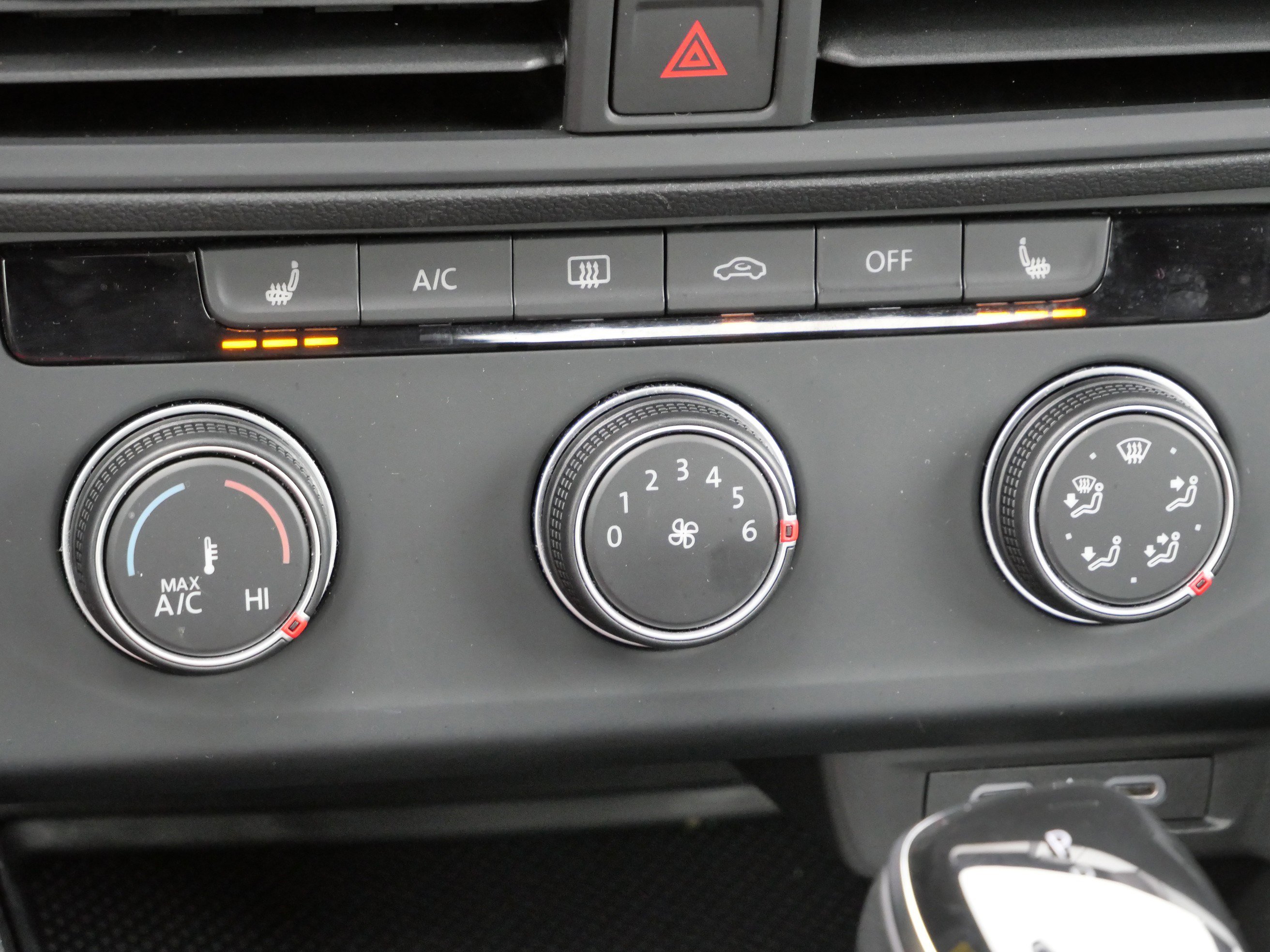 Certified 2024 Volkswagen Jetta Sport image 24