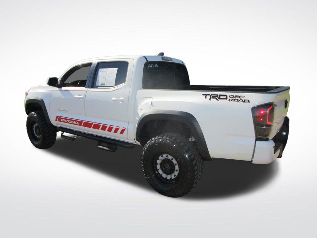 Used 2022 Toyota Tacoma TRD Off-Road image 3