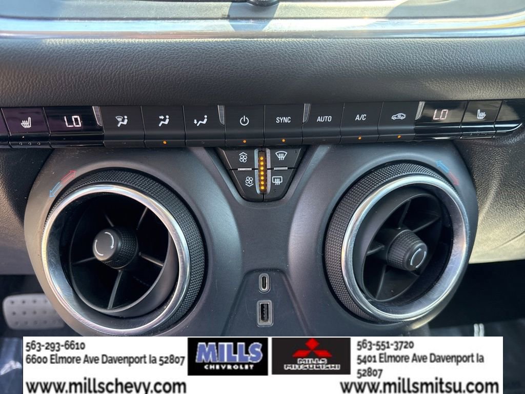 Used 2019 Chevrolet Blazer LT w/ Sun and Wheels Package FWD image 16
