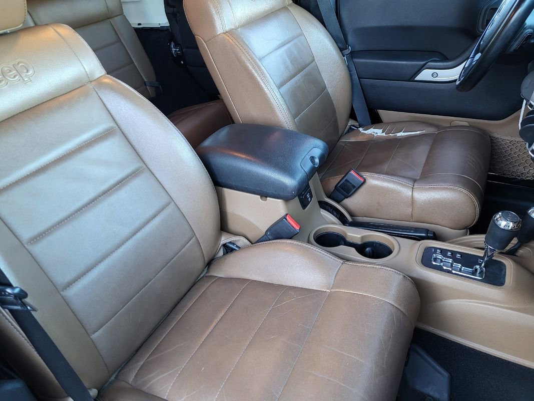 Used 2012 Jeep Wrangler Unlimited Sahara w/ Dual Top Group image 21