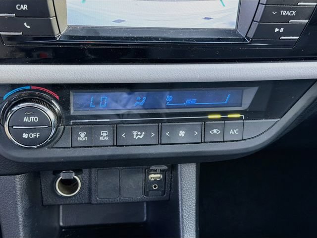 Used 2015 Toyota Corolla LE FWD image 32