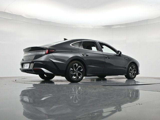 Used 2025 Hyundai Sonata SEL FWD image 26