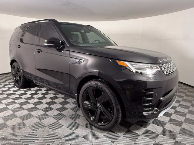 Used 2025 Land Rover Discovery Metropolitan Edition AWD/4WD image 9