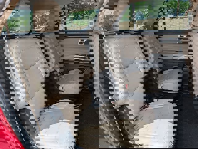 Used 2022 Ford Explorer XLT w/ Equipment Group 202A image 27