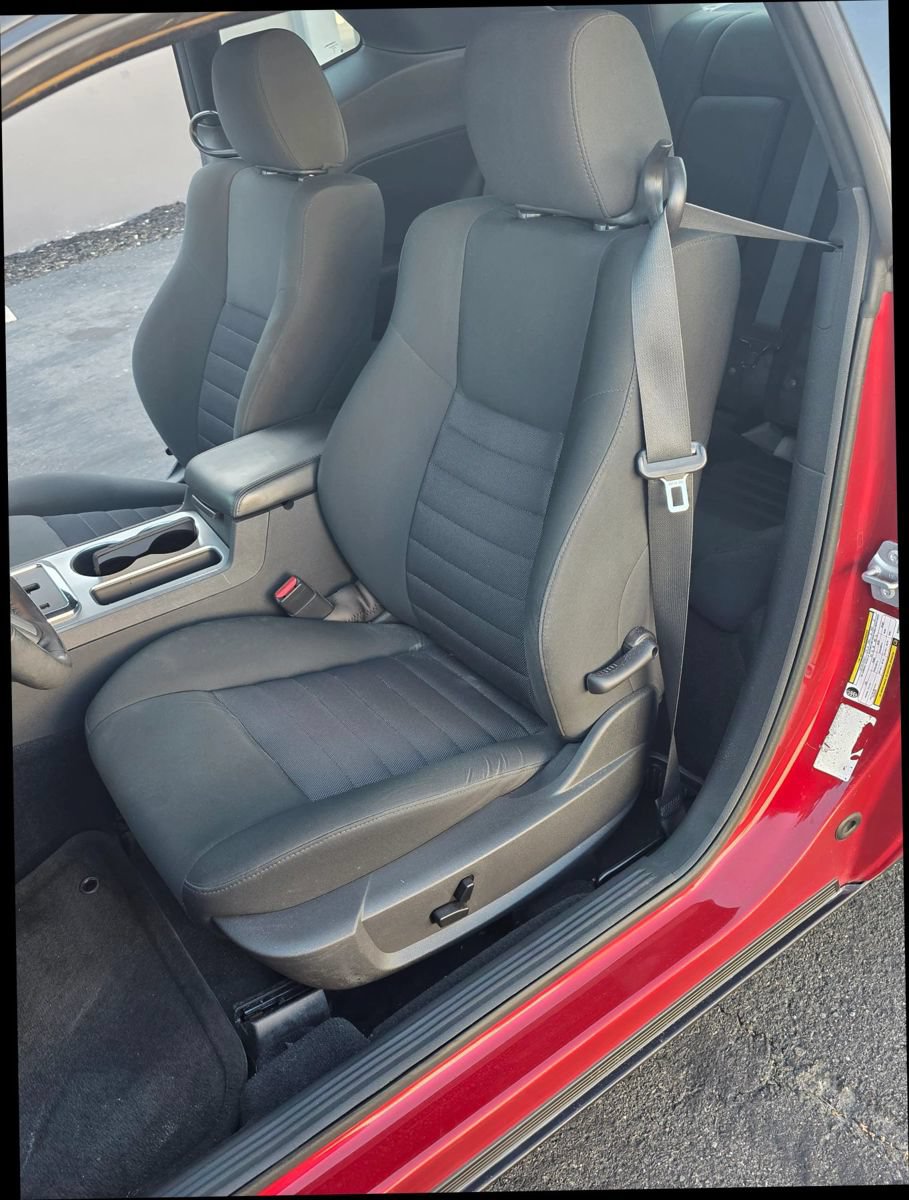 Used 2009 Dodge Challenger SE RWD image 11