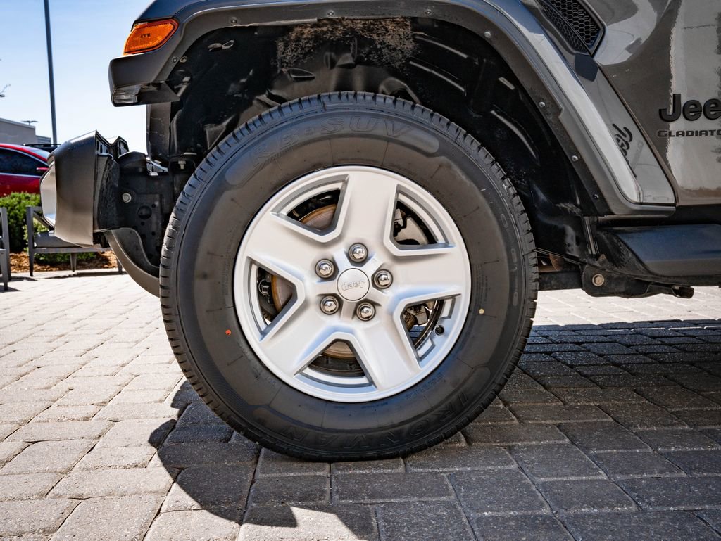 Used 2023 Jeep Gladiator Sport image 13